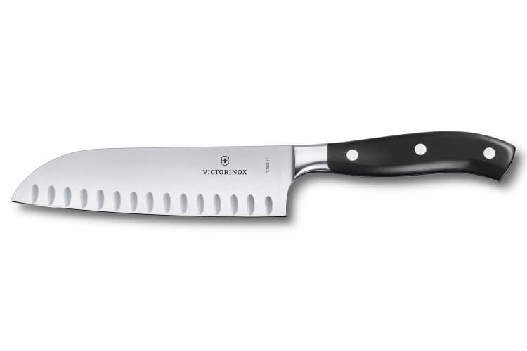 Couteau santoku alvéolé victorinox grand maître forgé 17cm