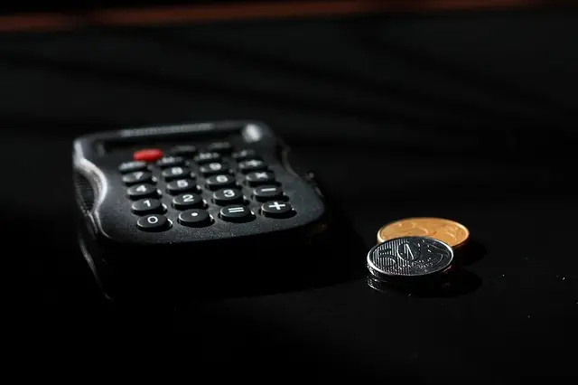 Comment calculer les frais associés à votre rachat de crédit